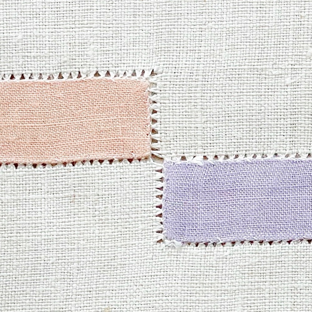2 Vintage Geometric Small Linens - Picture 10 of 13